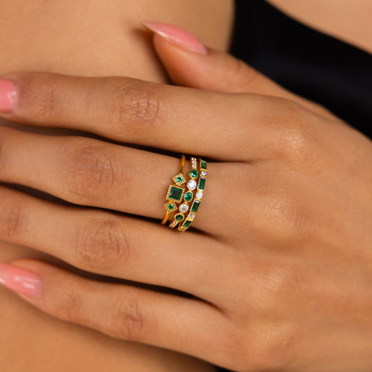 Dainty Emerald Ring Set
